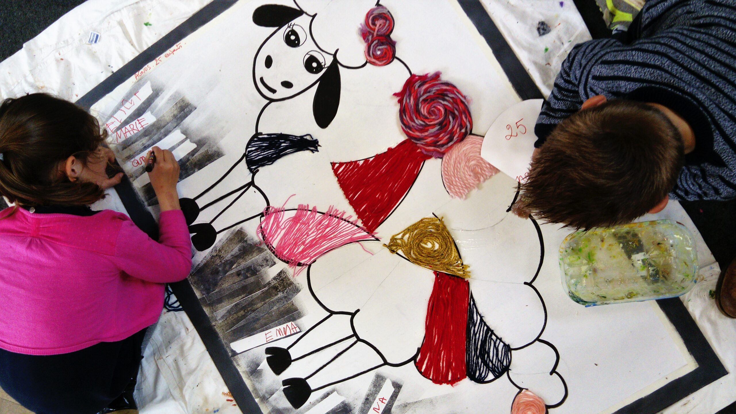 PROJET-HABILLE-MOI-UN-MOUTON-VIGNETTE-HD-ANNE-BATTOUE-ARTISTE-PEINTRE-FRANCE