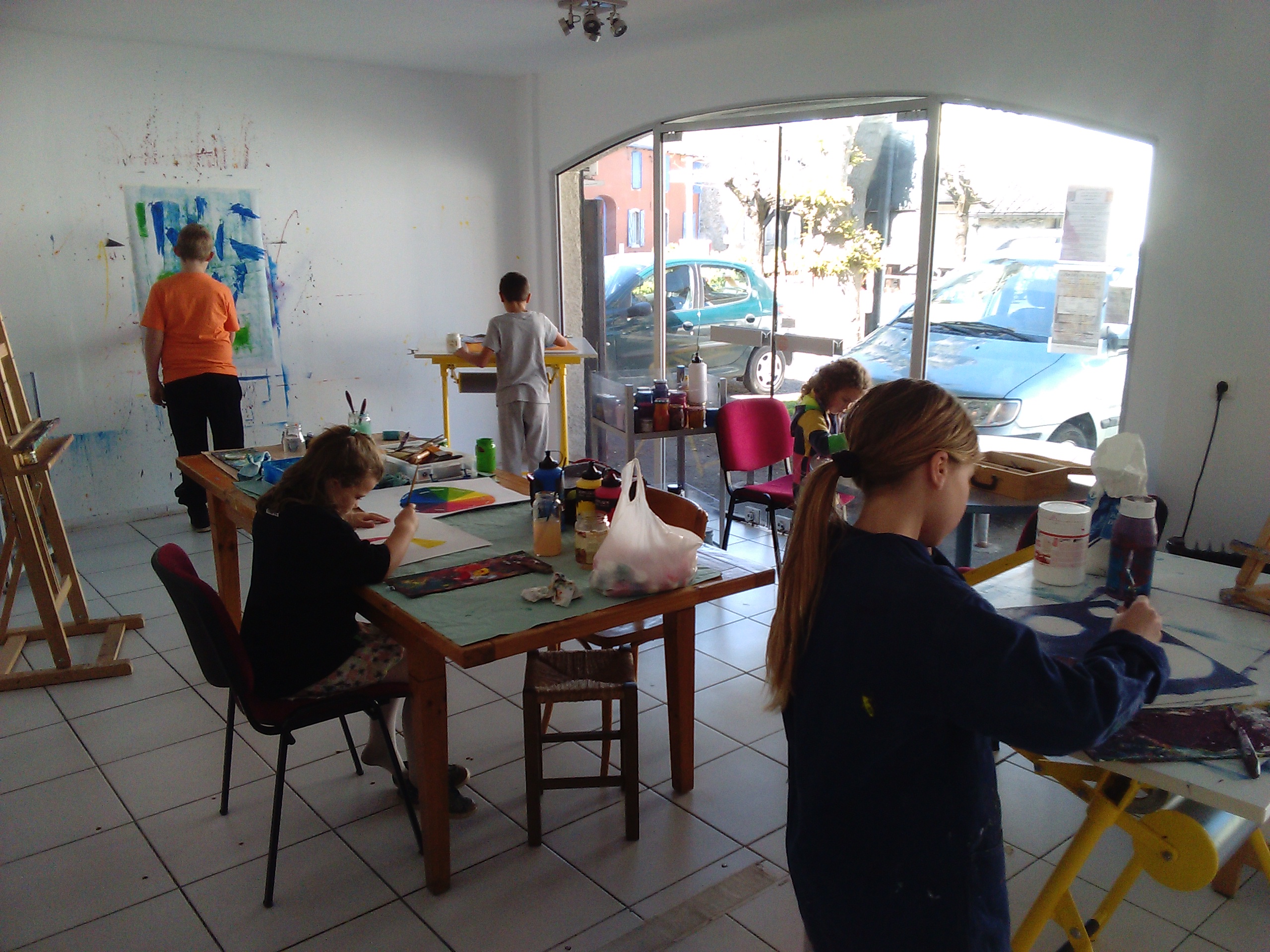 EDUCATION-ARTISTIQUE-ATELIER-DES-COULEURS-GURMENCON-ANNE-BATTOUE-ARTISTE-PEINTRE