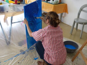 EDUCATION-ARTISTIQUE-ATELIER-DES-COULEURS-GURMENCON-ANNE-BATTOUE-ARTISTE-PEINTRE