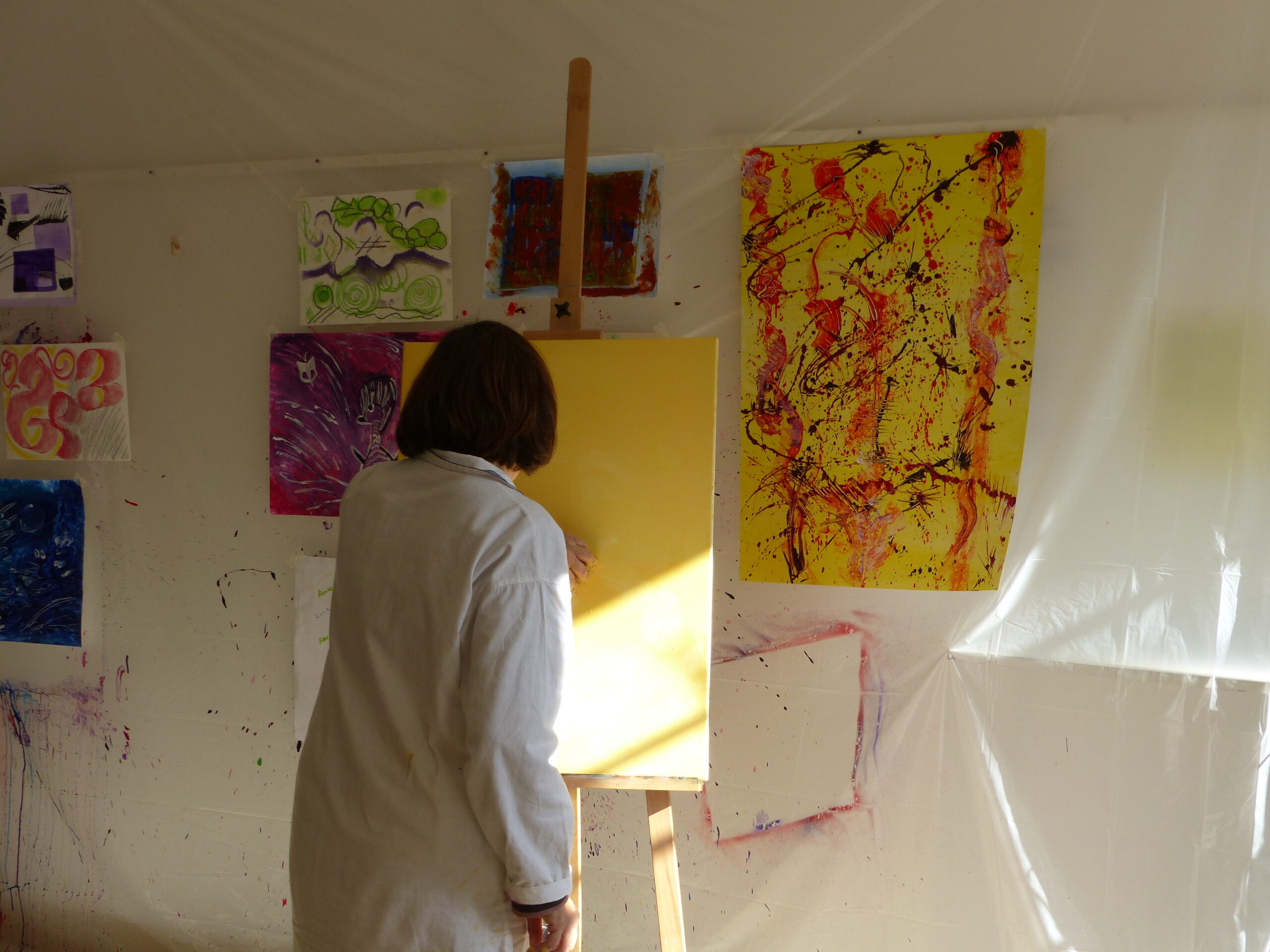 EDUCATION-ARTISTIQUE-ATELIER-DES-COULEURS-GURMENCON-ANNE-BATTOUE-ARTISTE-PEINTRE