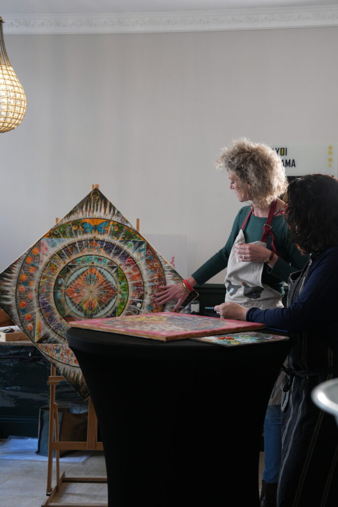 STAGES-ATELIERS-IMMERSIFS-ANNE-ABATTOUE-ARTHERAPIE