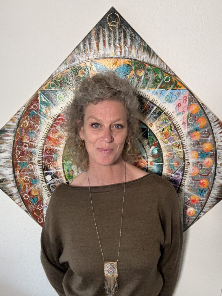 ANNE-BATTOUE-ARTISTE-PEINTRE ET MEDIATRICE-FRANCE ANNE-BATTOUE-ARTISTE-PEINTRE ET MEDIATRICE-FRANCE